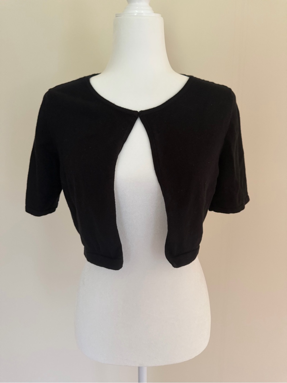 LOFT Ann Taylor Cropped Black Cardigan Sweater Women's Size Medium Short Sleeve